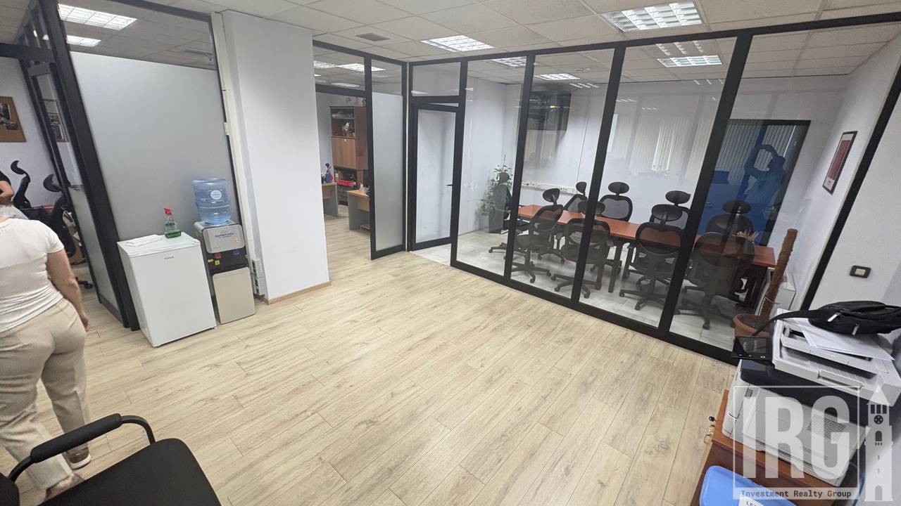 OFFICE FOR RENT IN THE CENTER, INSIDE A BUSINESS TOWER