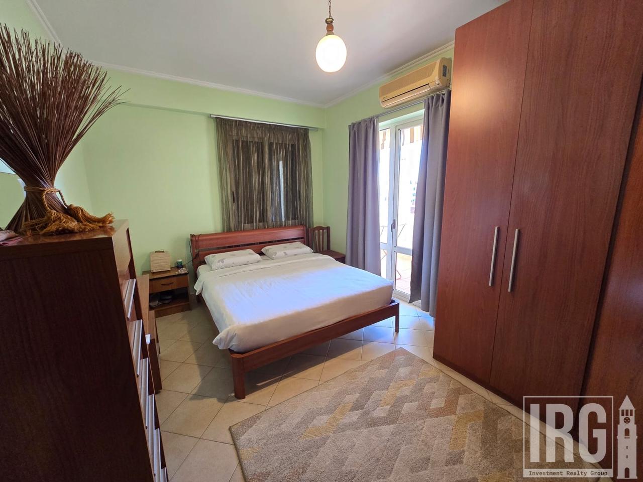 Shitet apartament 2+1i ndodhur pranë Pazarit te Ri!