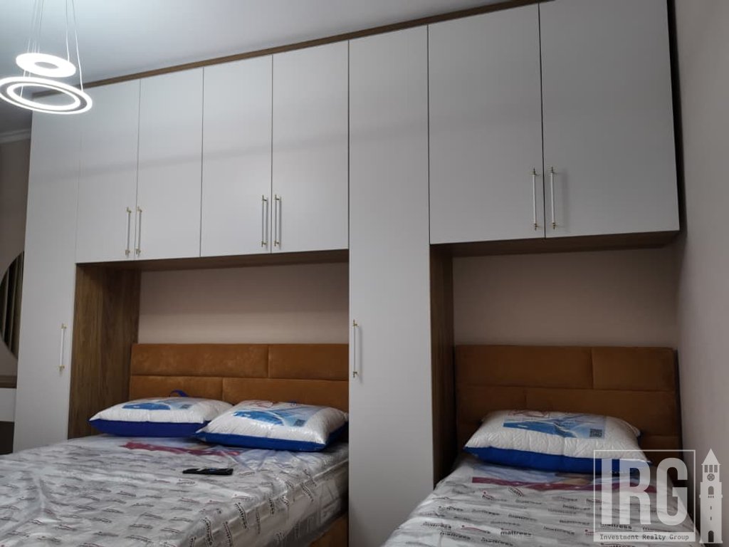Jepet me qira apartament modern pranë Shkollës së Kuqe
