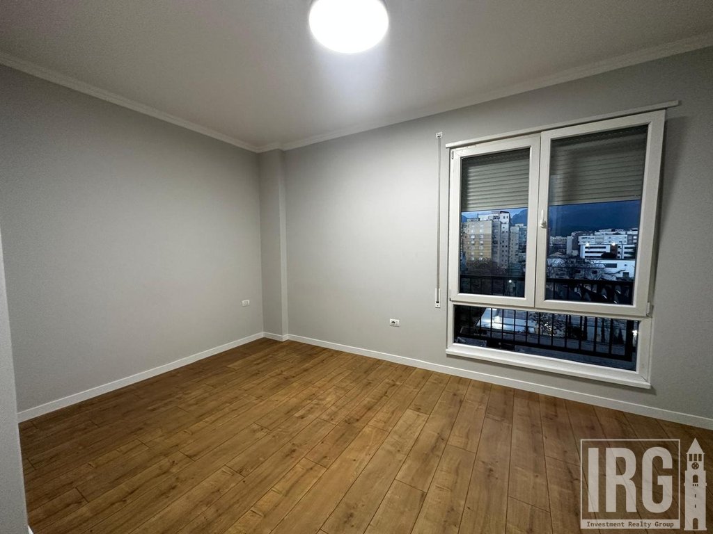 I am renting a 3+1 apartment with parking space in Porcelan!