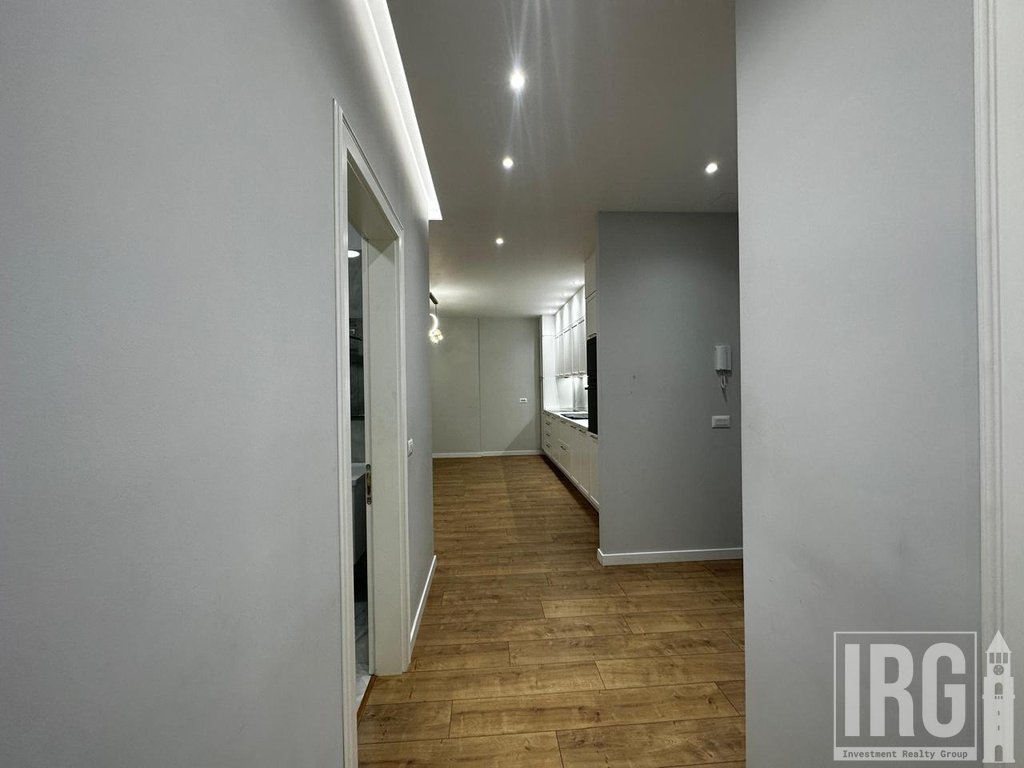I am renting a 3+1 apartment with parking space in Porcelan!