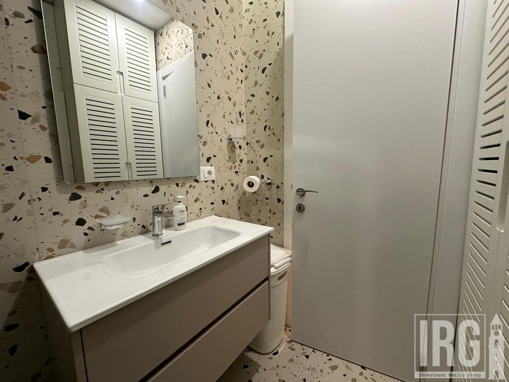 Modern 2+1 Apartment for Rent on Kavaja Street, Near the Catholic Church!