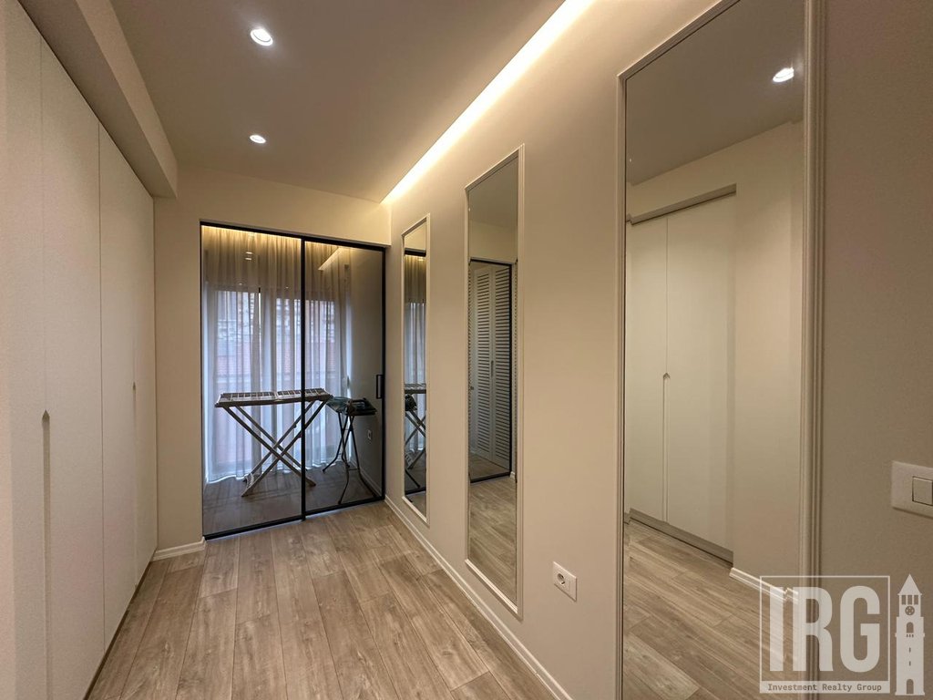 Modern 2+1 Apartment for Rent on Kavaja Street, Near the Catholic Church!