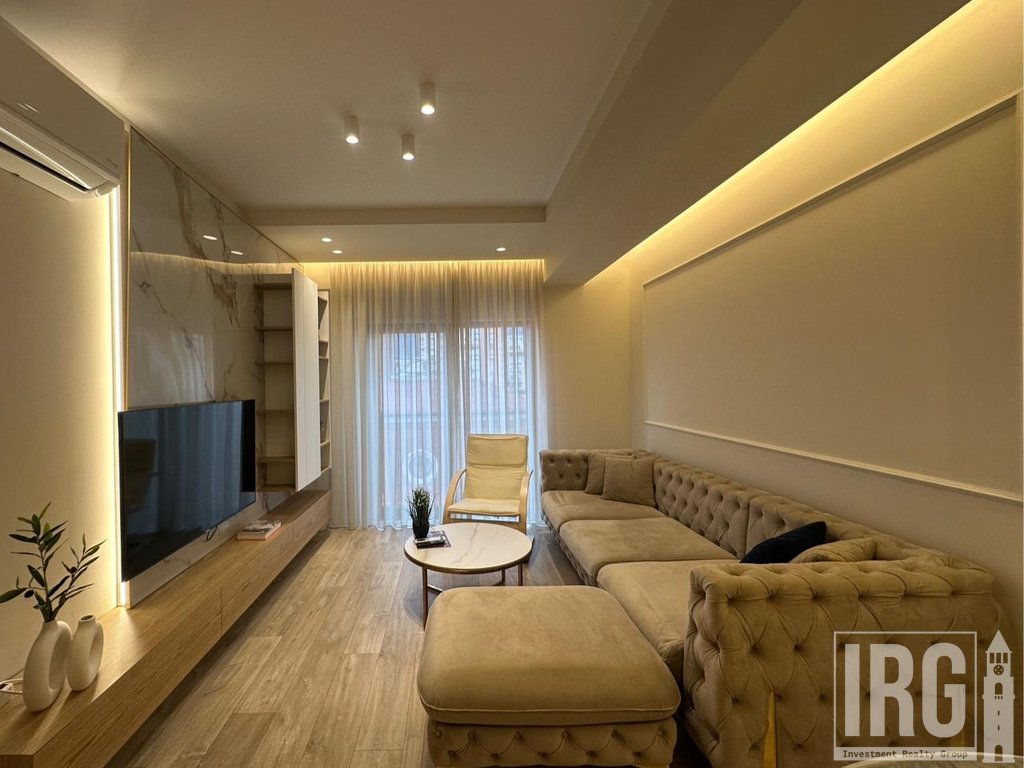 Modern 2+1 Apartment for Rent on Kavaja Street, Near the Catholic Church!