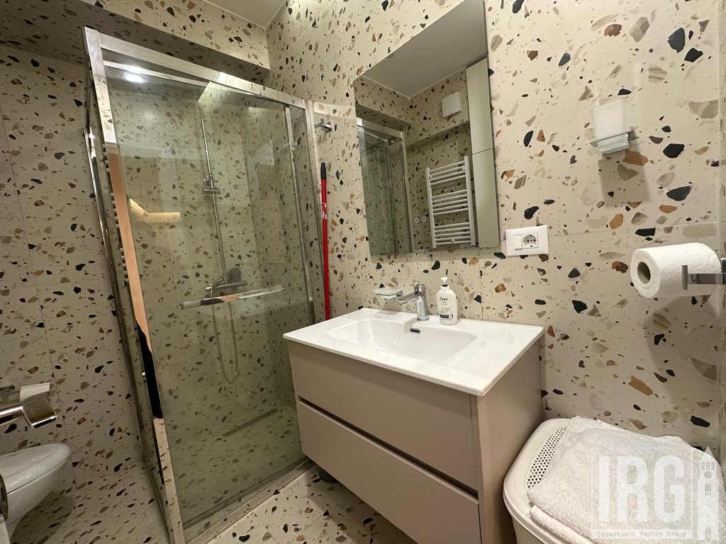 Modern 2+1 Apartment for Rent on Kavaja Street, Near the Catholic Church!