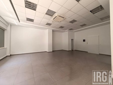Ambinet per zyra ne rrugen e Bogdaneve!