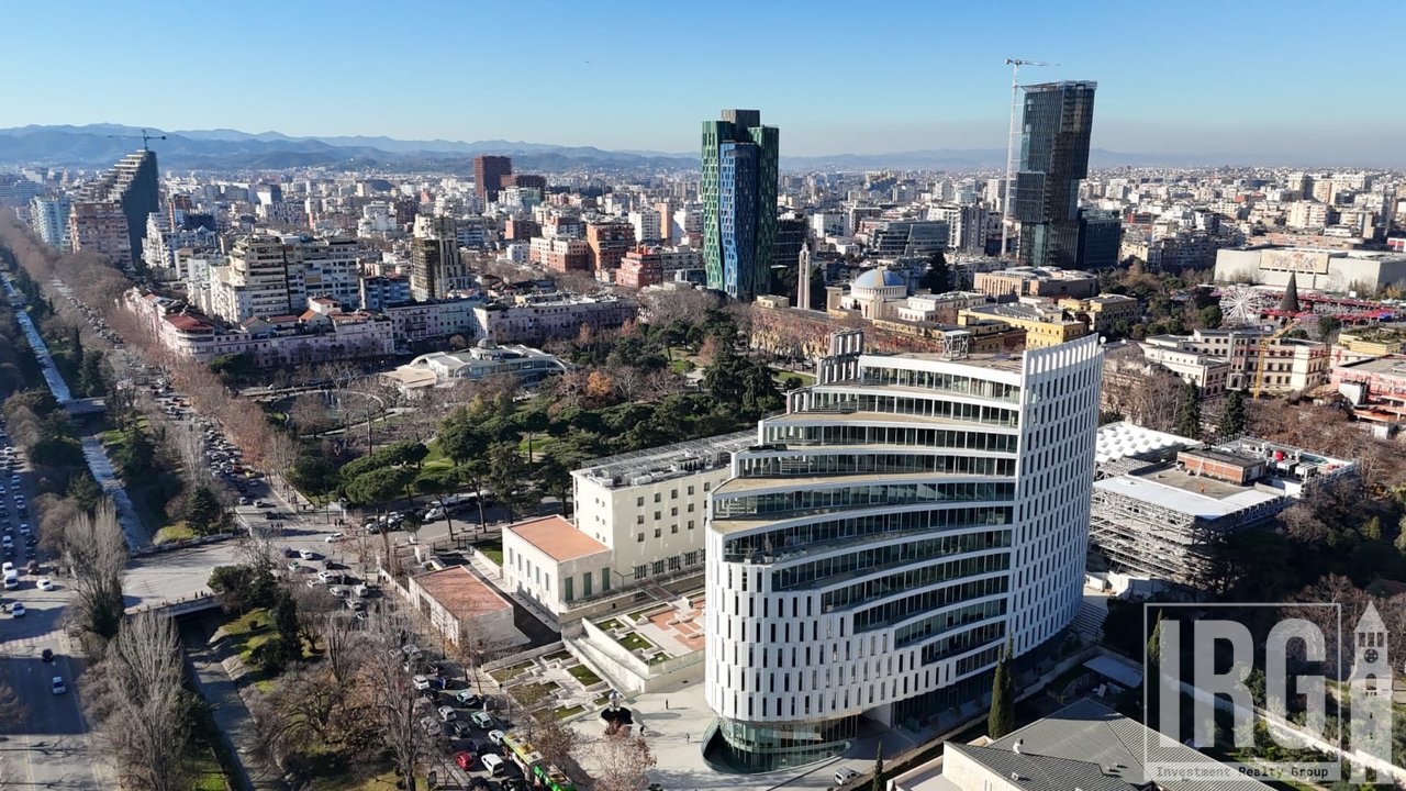 Jepet me Qira Zyrë Open Space – MET Building | 698 m²