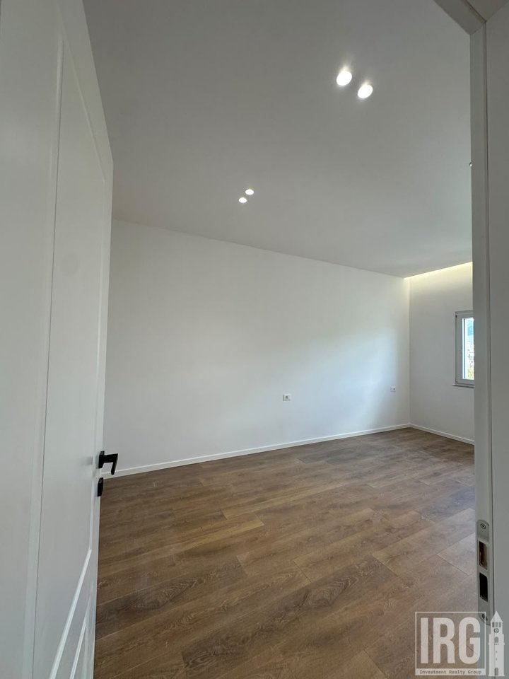 SHITET APARTAMENT 1+1 NË RRUGËN BARDHYL!