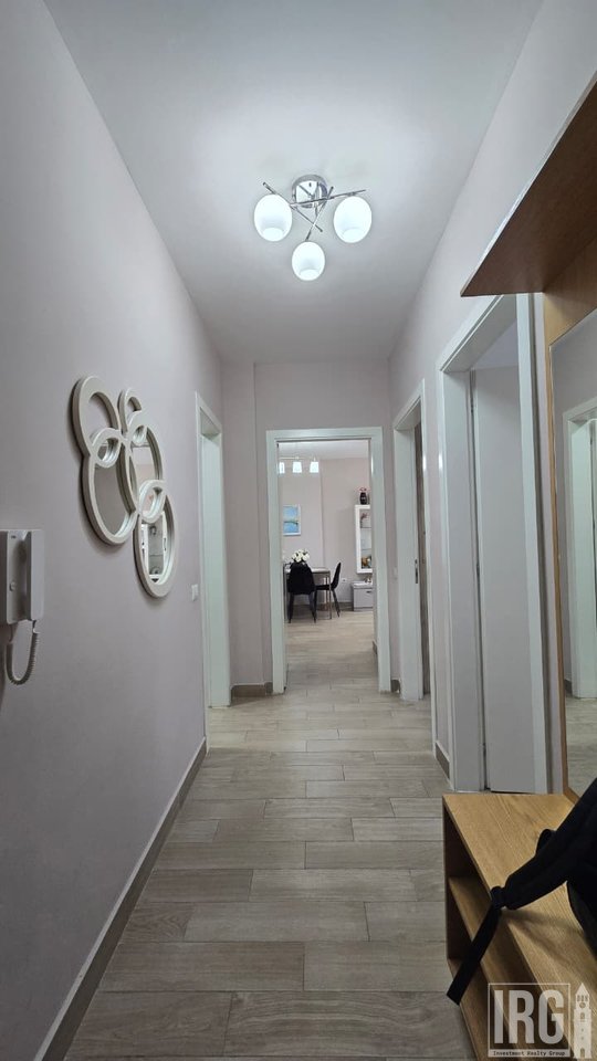 APARTAMENT 2+1 PER QERA PRANE "21 DHJETORIT" !
70,000 Lekë /Muaj