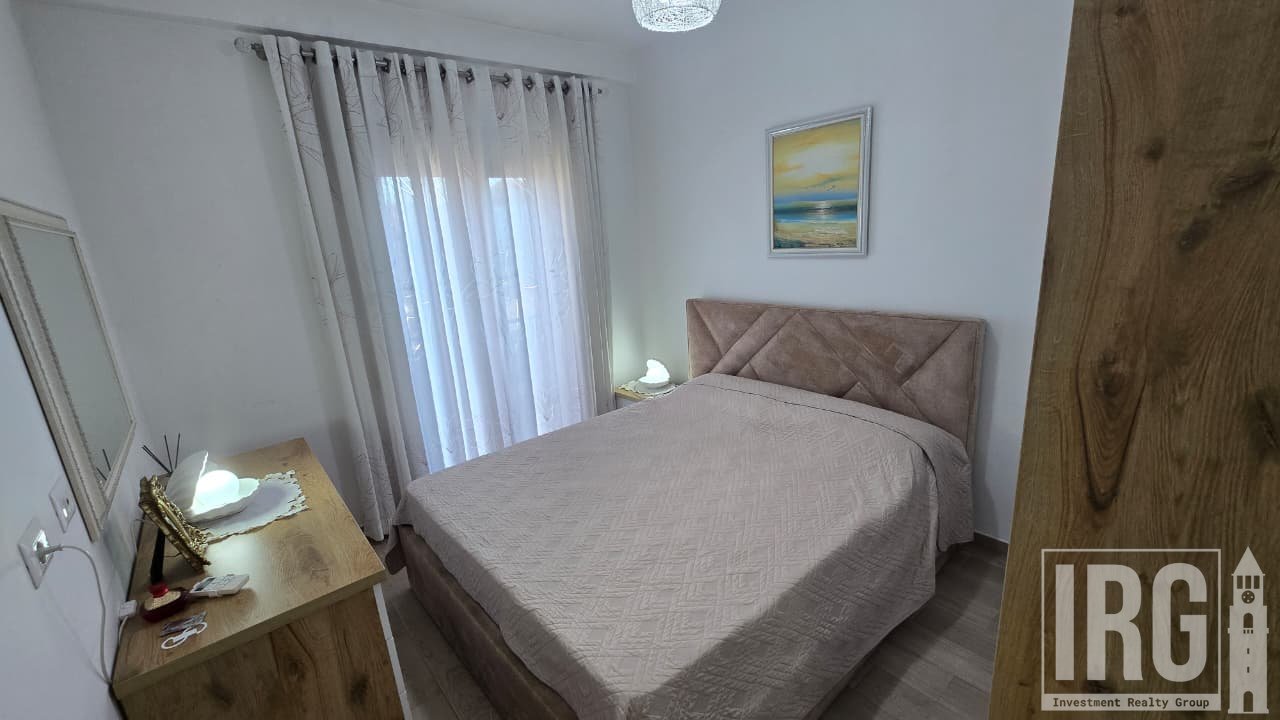 APARTAMENT 2+1 PER QERA PRANE "21 DHJETORIT" !
70,000 Lekë /Muaj
