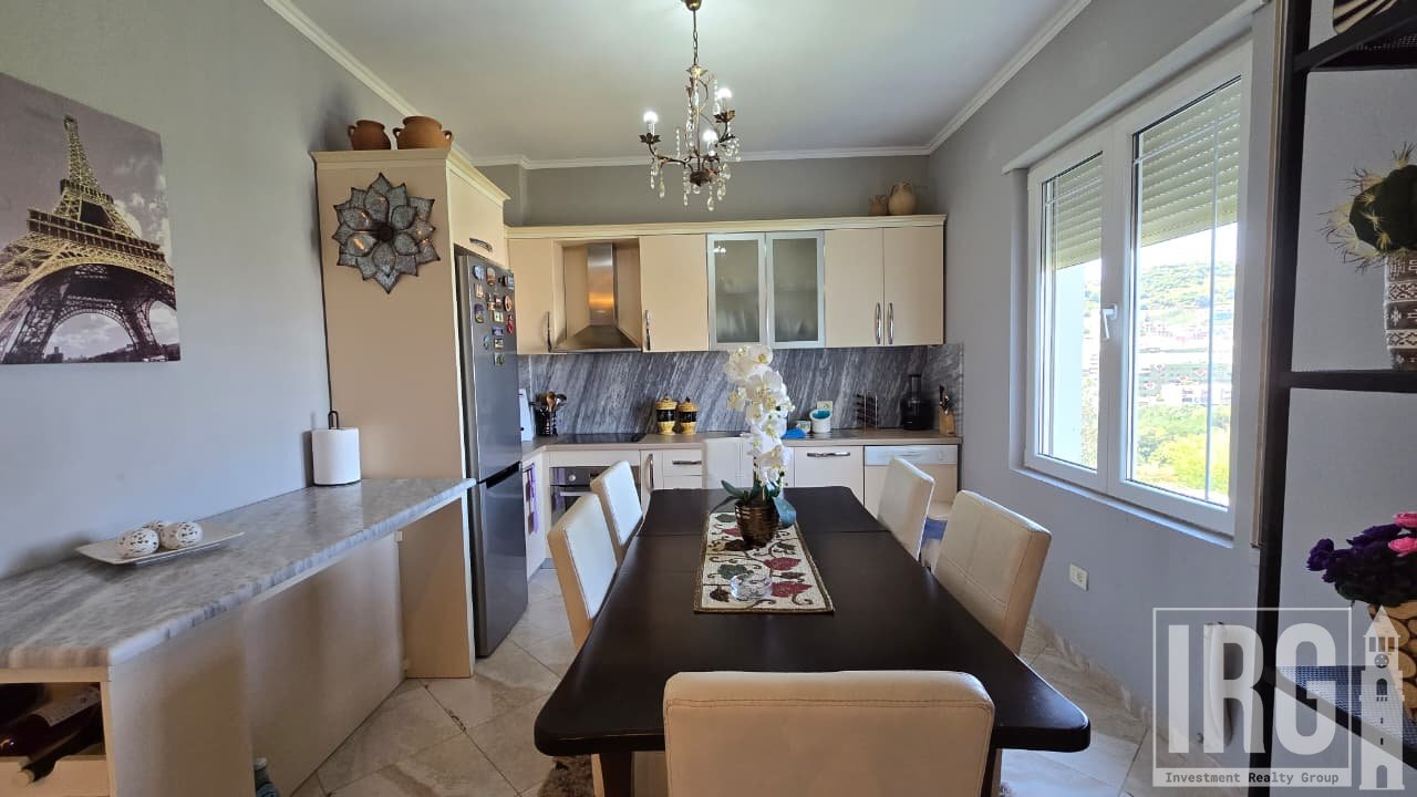 Apartament 2+1+2 për Qera pranë Kopshtit Botanik, Tiranë !!