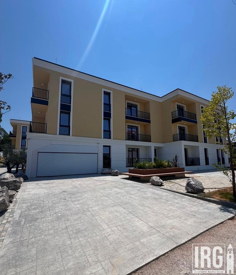 SHITET APARTAMENT 2+1 TEK XHAMIA NE SAUK !