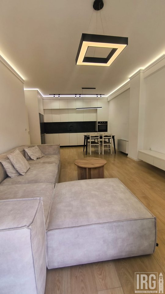 JEPET ME QIRA | APARTAMENT 3+1 + POST PARKIMI
📍 Rruga e Kosovarëve, Tiranë