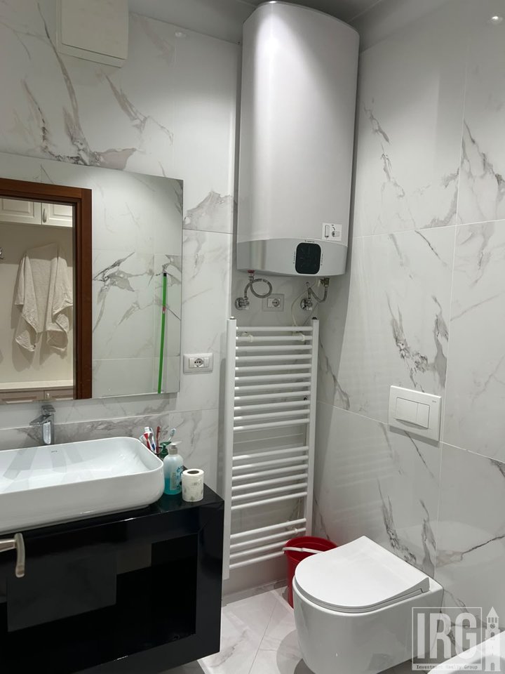 UFFICIO IN AFFITTO AL LAGO SECCO.