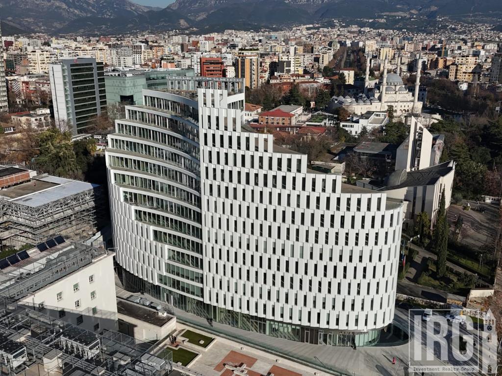 Jepet me Qira Zyrë Open Space – MET Building | 698 m²