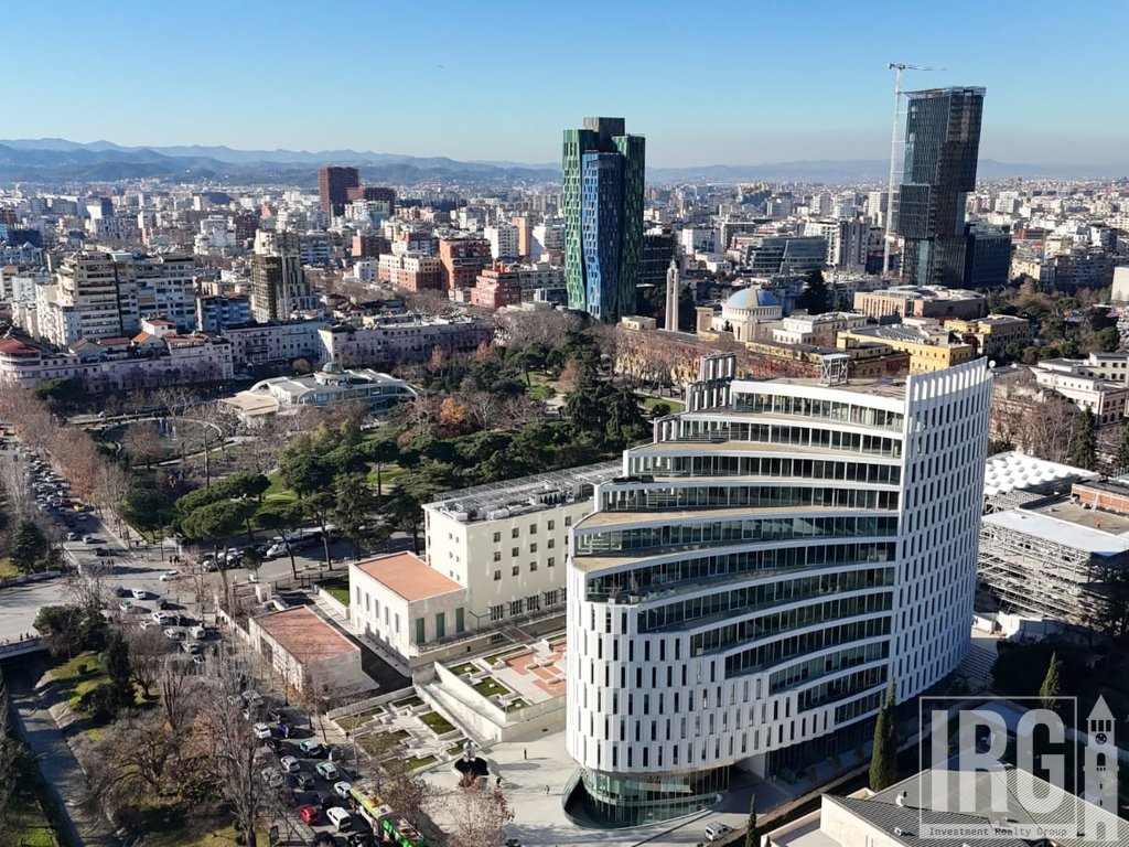 Jepet me Qira Zyrë Open Space – MET Building | 698 m²