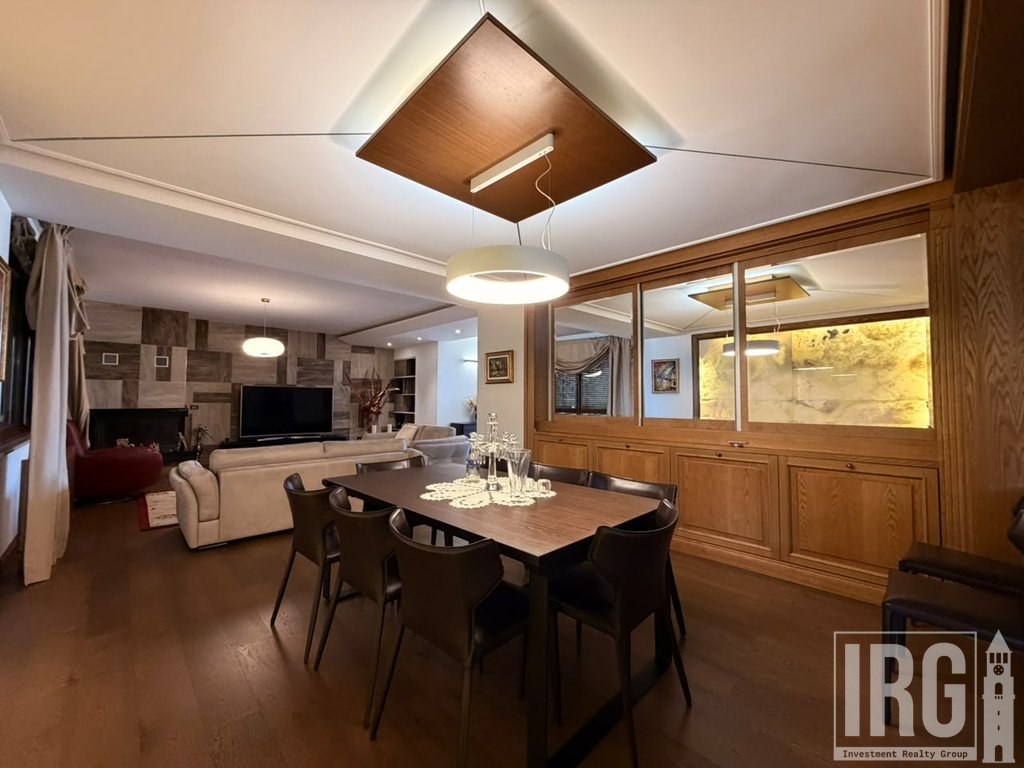 Super Apartament 2+1+2+Garderob+Verande+Post Parkimi tek Kopeshti Zoologjik!