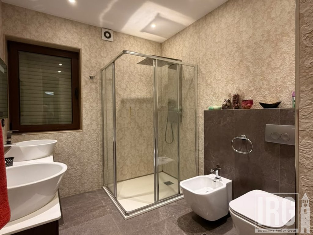 Super Apartament 2+1+2+Garderob+Verande+Post Parkimi tek Kopeshti Zoologjik!