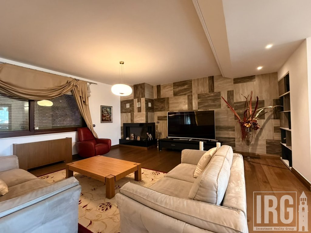 Super Apartament 2+1+2+Garderob+Verande+Post Parkimi tek Kopeshti Zoologjik!
