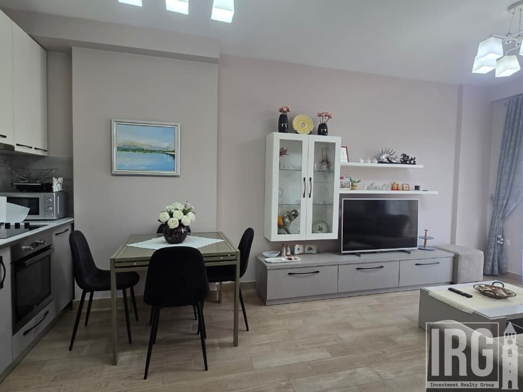 APARTAMENT 2+1 PER QERA PRANE "21 DHJETORIT" !
70,000 Lekë /Muaj
