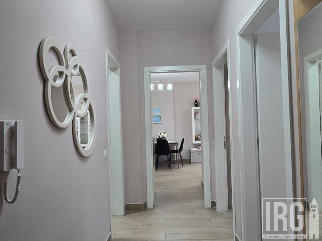 APARTAMENT 2+1 PER QERA PRANE "21 DHJETORIT" !
70,000 Lekë /Muaj