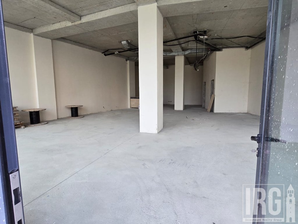 SHITET, Ambient Komercial,"Lake View" Residence!