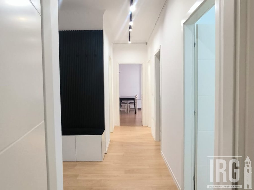 JEPET ME QIRA | APARTAMENT 3+1 + POST PARKIMI

📍 Rruga e Kosovarëve, Tiranë