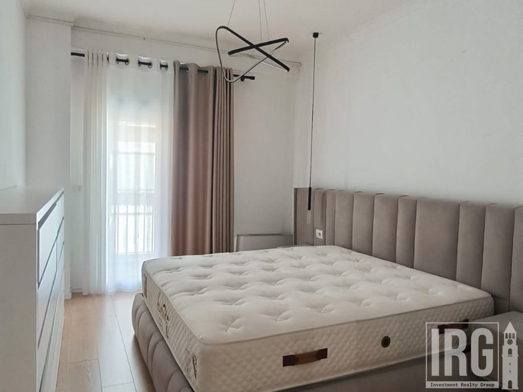 JEPET ME QIRA | APARTAMENT 3+1 + POST PARKIMI

📍 Rruga e Kosovarëve, Tiranë