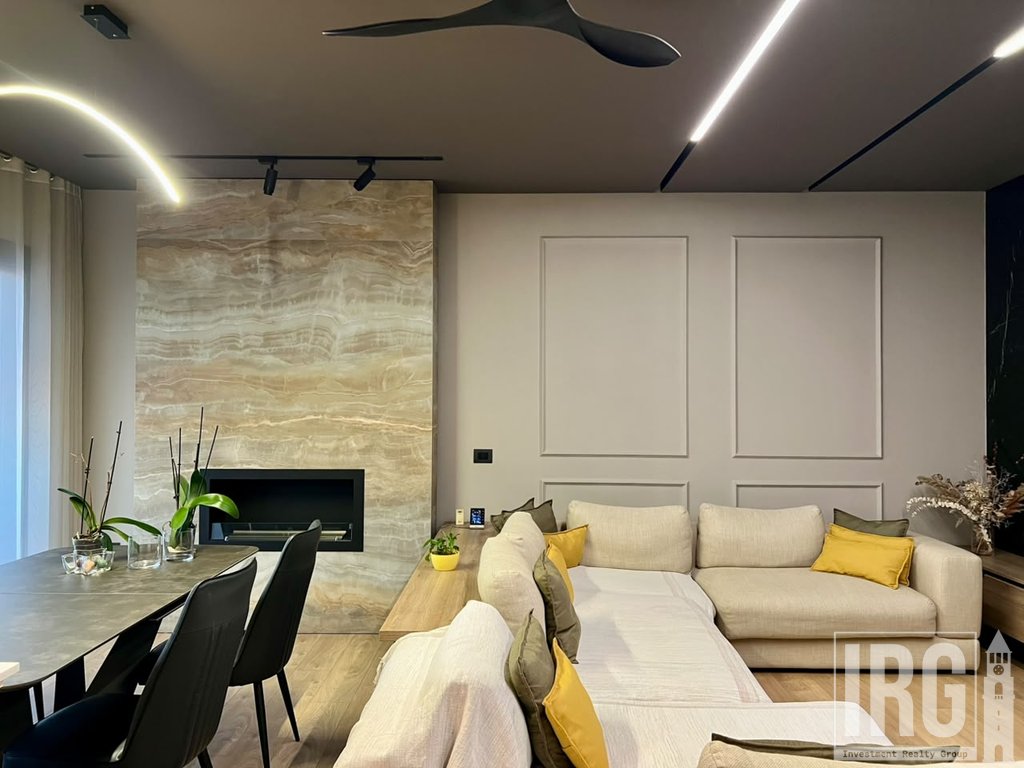 SHITET | APARTAMENT PREMIUM
OXHAKU KOMPLEKSI TOWER BRIDGE 3  , 2 POSTE PARKIMI
