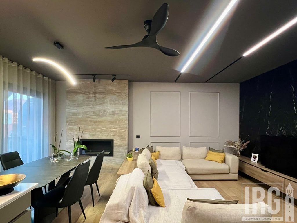 SHITET | APARTAMENT PREMIUM
OXHAKU KOMPLEKSI TOWER BRIDGE 3  , 2 POSTE PARKIMI