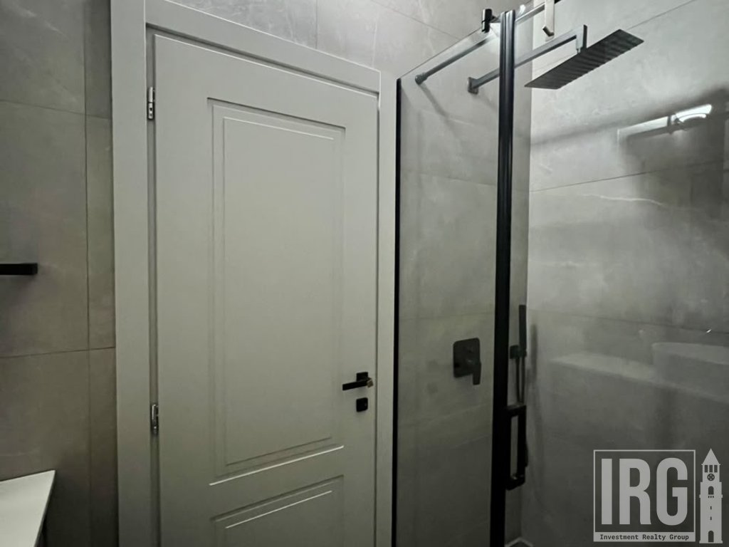 SHITET | APARTAMENT PREMIUM
OXHAKU KOMPLEKSI TOWER BRIDGE 3  , 2 POSTE PARKIMI