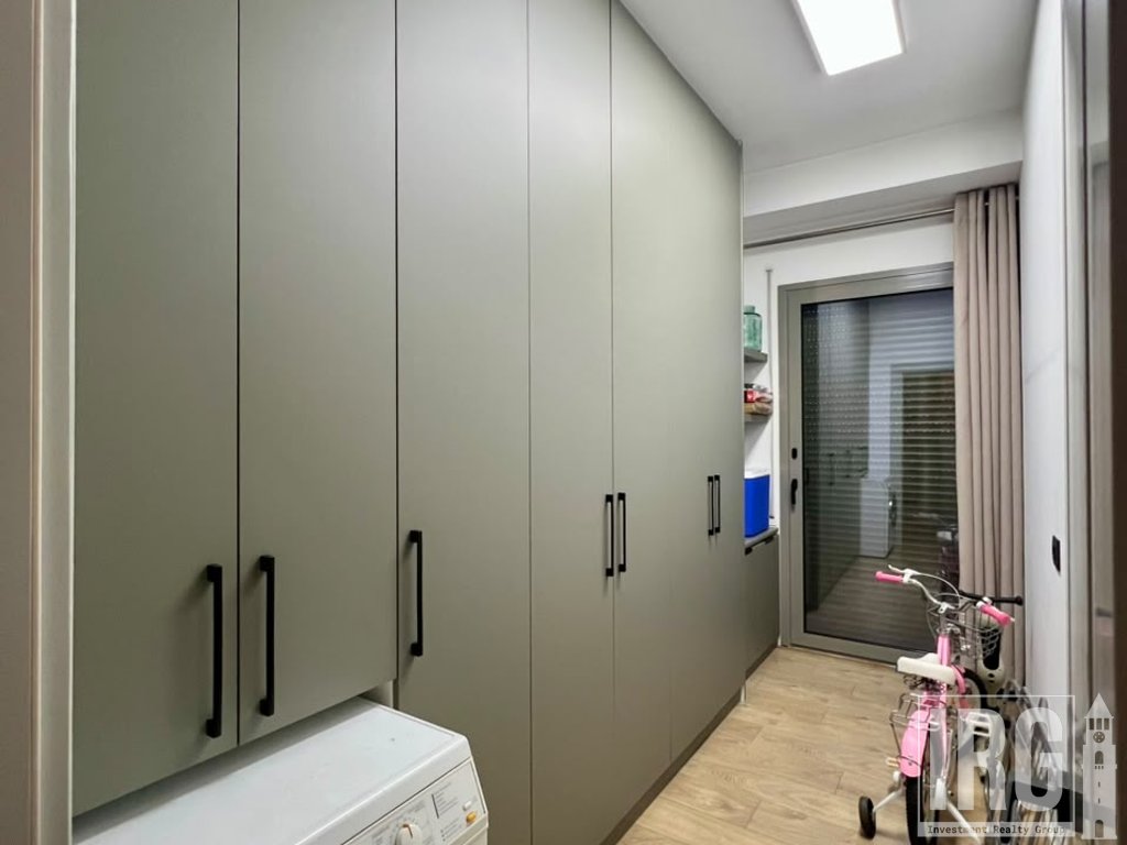 SHITET | APARTAMENT PREMIUM
OXHAKU KOMPLEKSI TOWER BRIDGE 3  , 2 POSTE PARKIMI