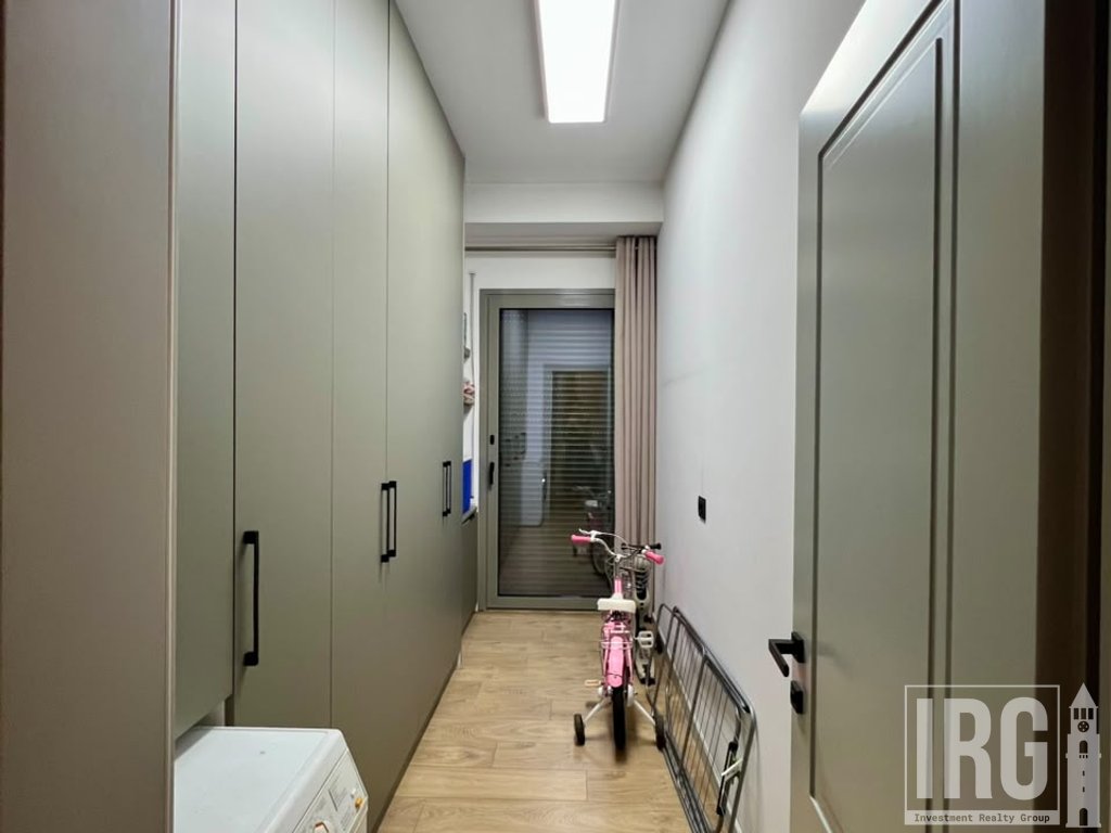 SHITET | APARTAMENT PREMIUM
OXHAKU KOMPLEKSI TOWER BRIDGE 3  , 2 POSTE PARKIMI
