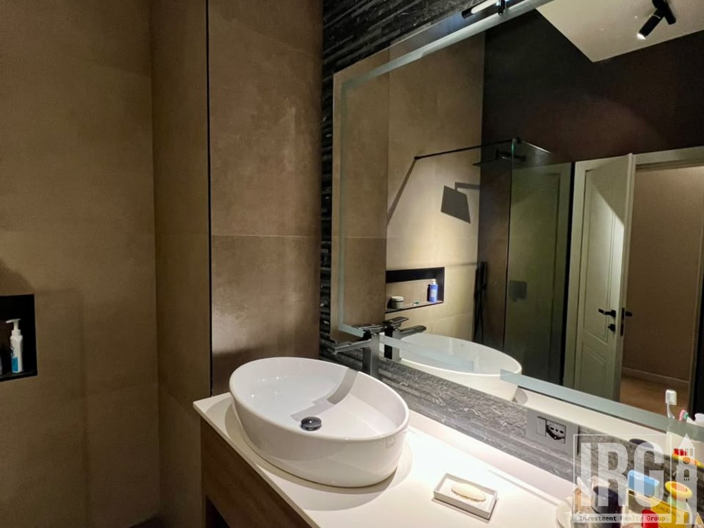 SHITET | APARTAMENT PREMIUM
OXHAKU KOMPLEKSI TOWER BRIDGE 3  , 2 POSTE PARKIMI