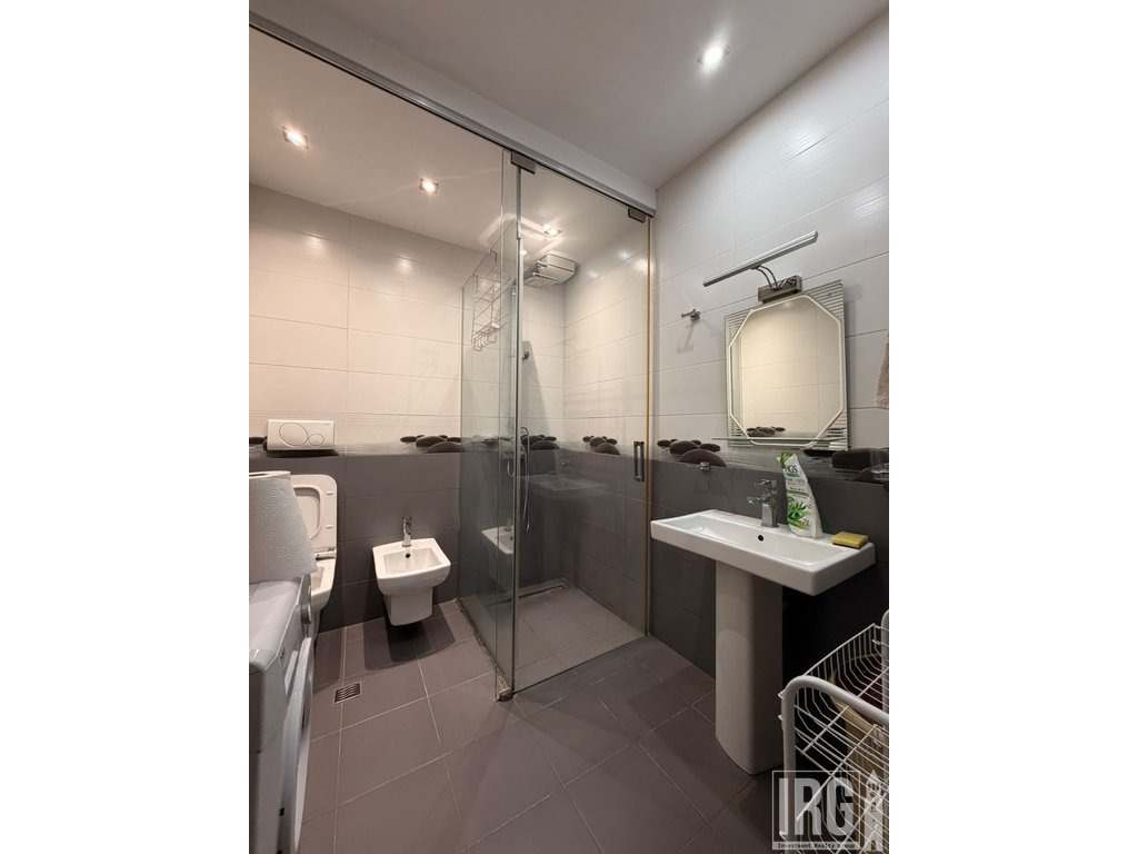 2 room apartment 108 m² in Tirana Municipality, Albania