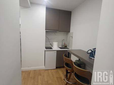 Premises for rent in the block!