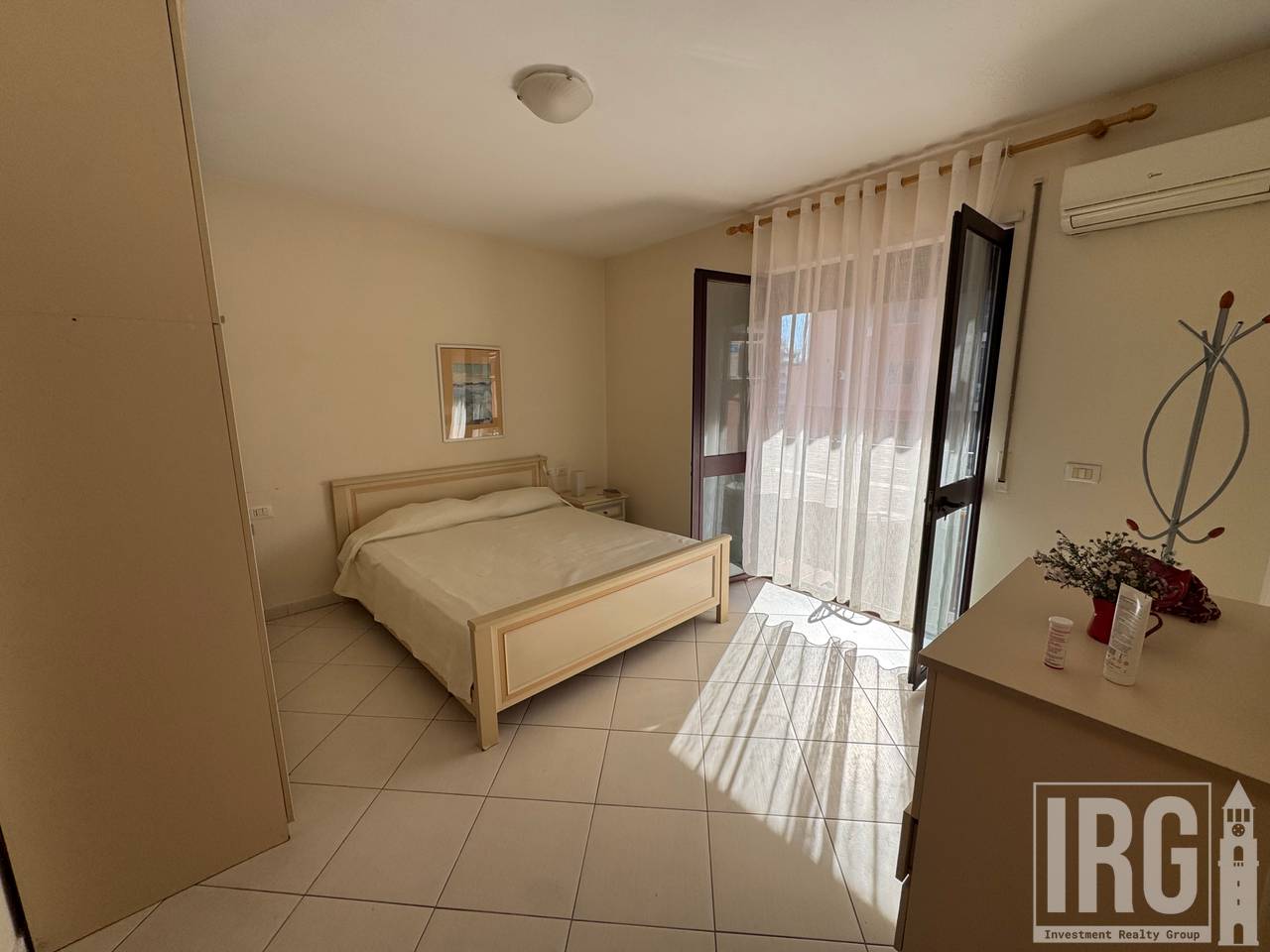SHESIM APARTAMENT 2+1+2 – RRUGA E BARRIKADAVE!!