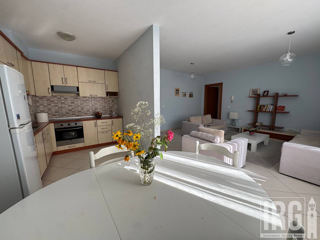 SHESIM APARTAMENT 2+1+2 – RRUGA E BARRIKADAVE!!