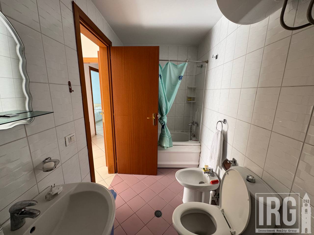 SHESIM APARTAMENT 2+1+2 – RRUGA E BARRIKADAVE!!