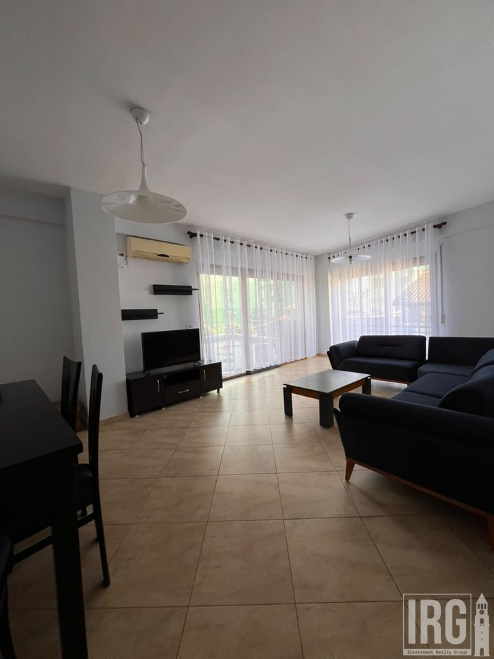 APARTAMENT 2+1+VERANDE TE KOMUNA E PARISIT