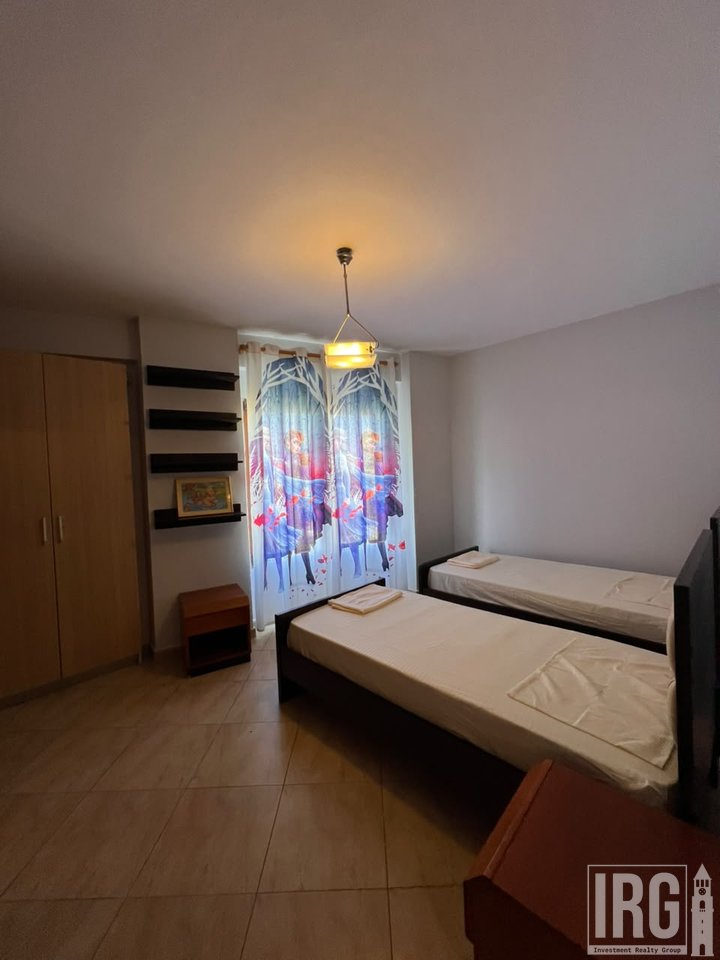 APARTAMENT 2+1+VERANDE TE KOMUNA E PARISIT