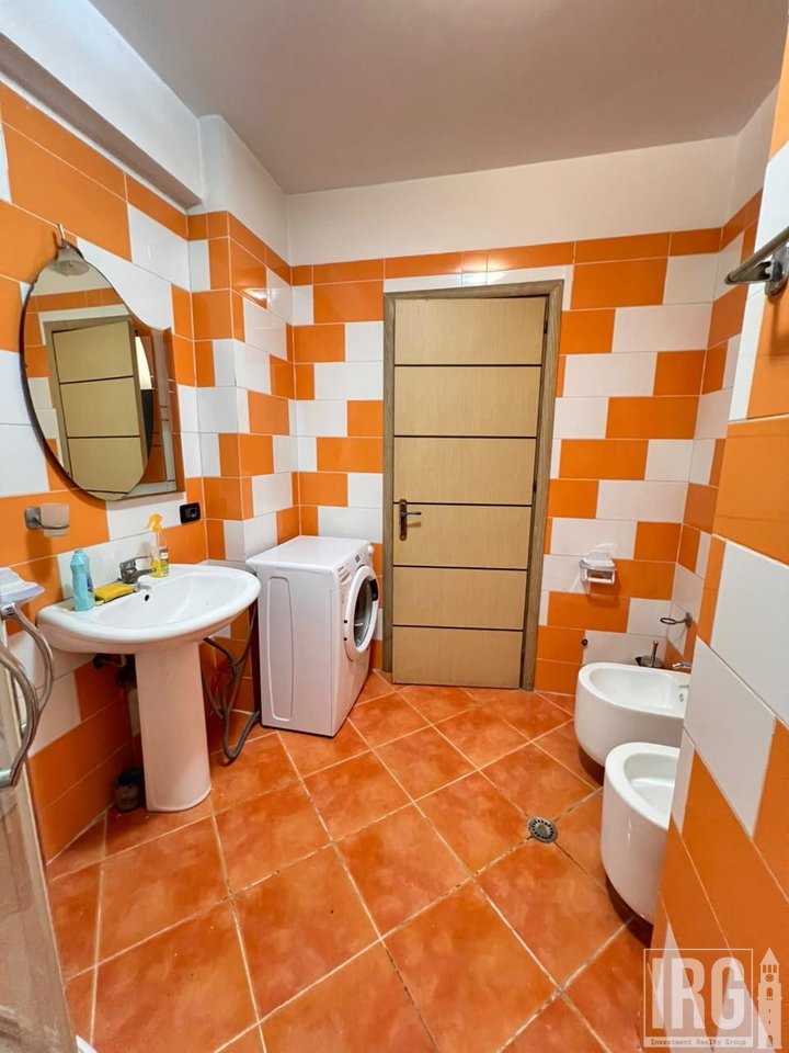 APARTAMENT 2+1+VERANDE TE KOMUNA E PARISIT
