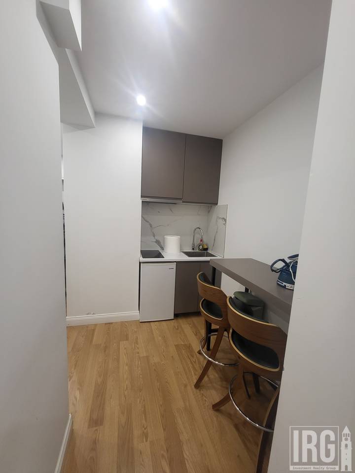 Premises for rent in the block!