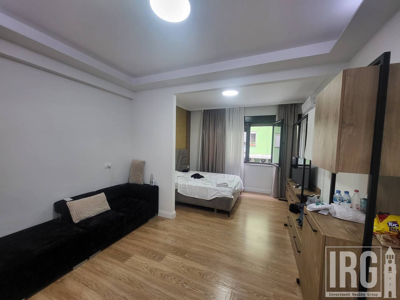 Premises for rent in the block!