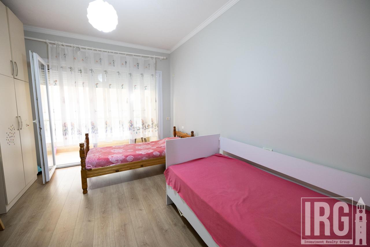 APARTAMENT 2+1+POST PARKIMI TE PAVAROTI,  PRANE KOPSHTIT ZOOLOGJIK
