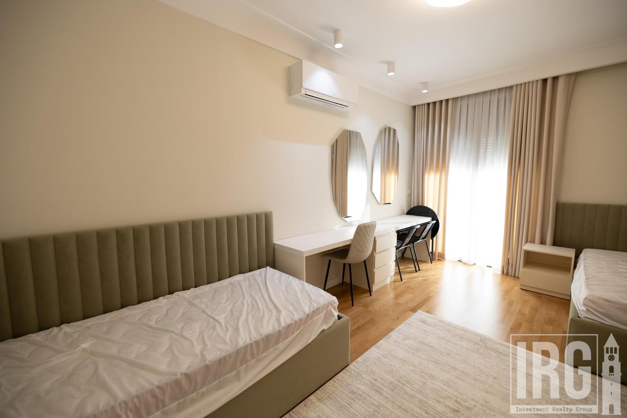 APARTAMENT 2+1+2 POSTE PARKIMI TE KOPSHTI ZOOLOGJIK, PRANE TIKU&amp;MATO