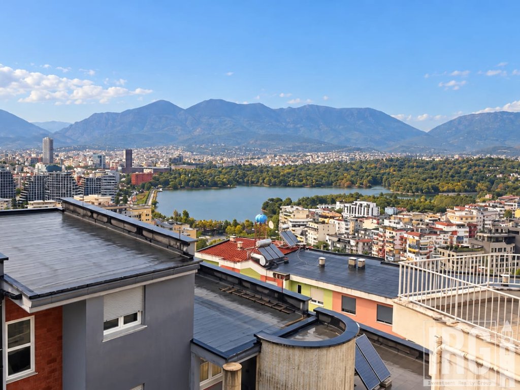 Jepet me Qira Apartament 2+1 me Parkim – Kopshti Botanik, Pranë Xhamisë
