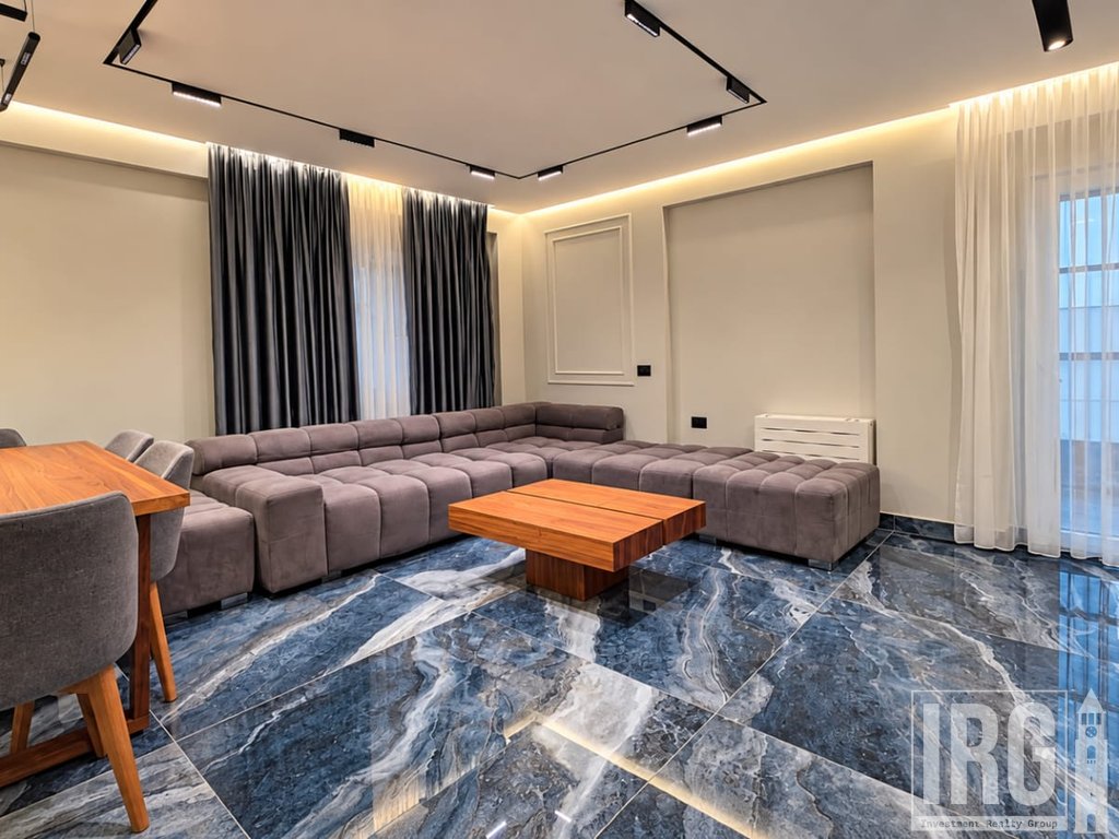 Jepet me Qira Apartament 2+1 me Parkim – Kopshti Botanik, Pranë Xhamisë