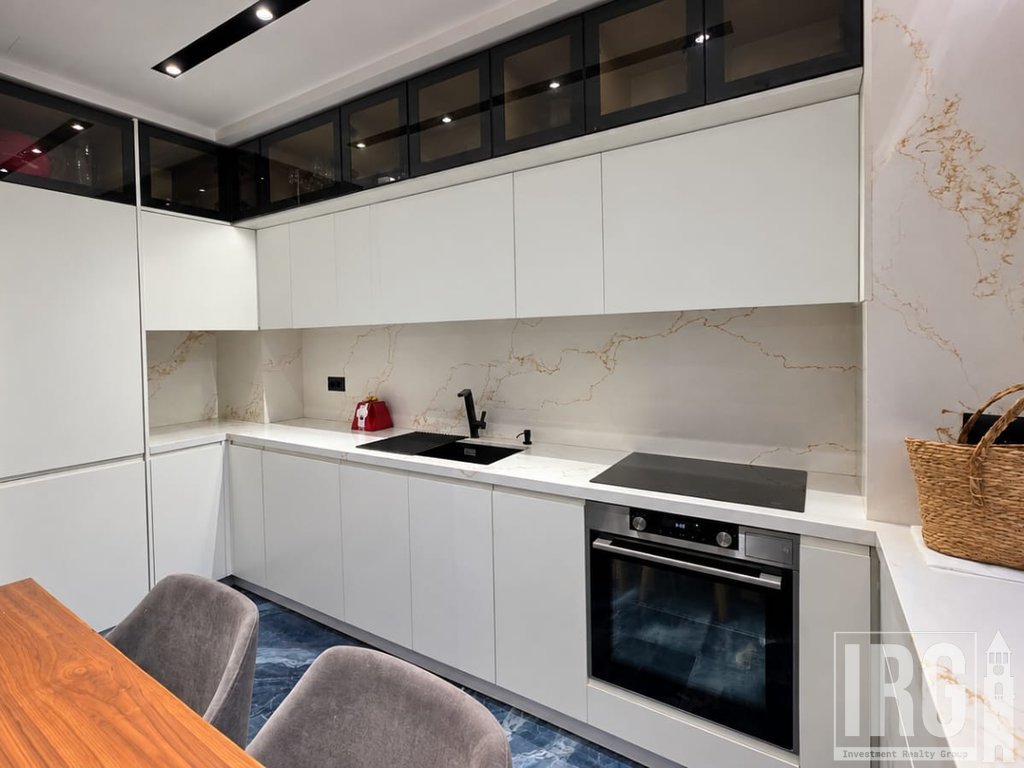 Jepet me Qira Apartament 2+1 me Parkim – Kopshti Botanik, Pranë Xhamisë