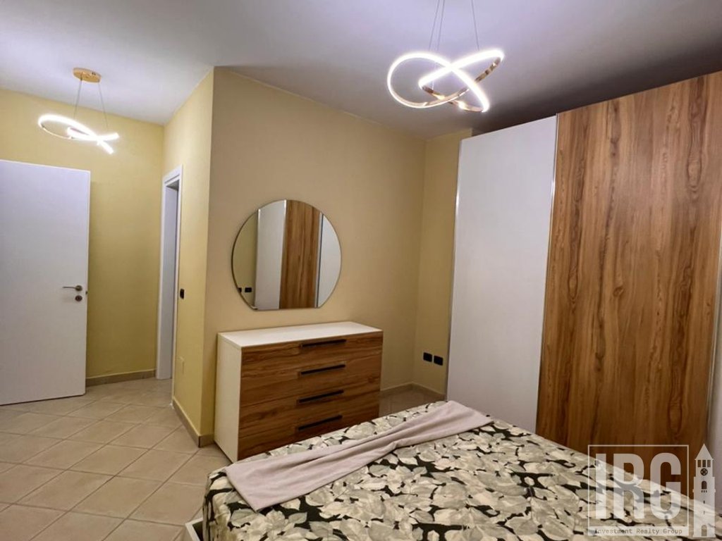 APARTAMENT 2+1+2 NE QENDER TE TIRANES, PRANE 9 KATESHEVE